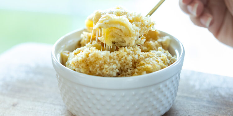 Creamy Mac and Cheese with a Crunchy Topping